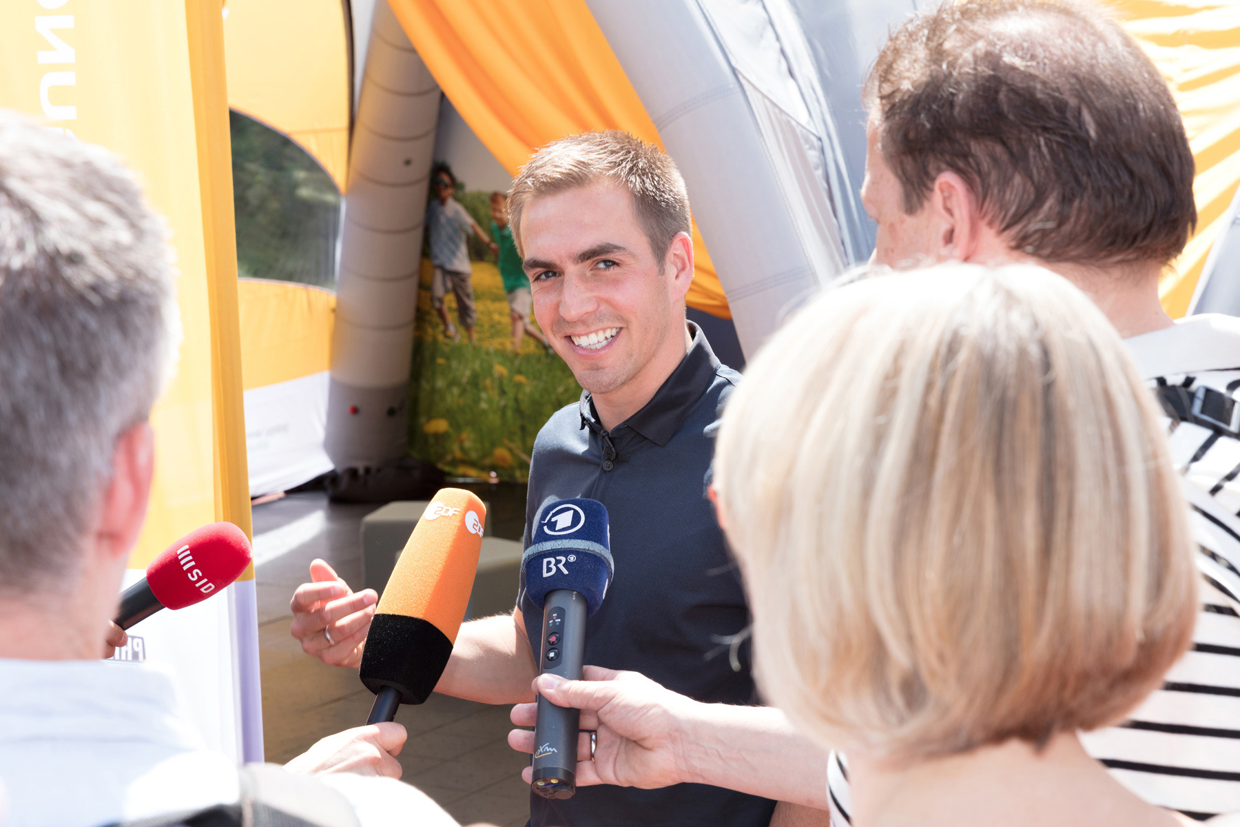 Philipp Lahm bei der Eröffnung der Philipp Lahm Schultour